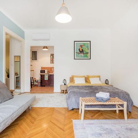 Modern Flat In Heritage District Near The City Center Budapeste Exterior foto