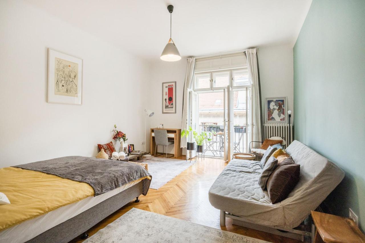 Modern Flat In Heritage District Near The City Center Budapeste Exterior foto