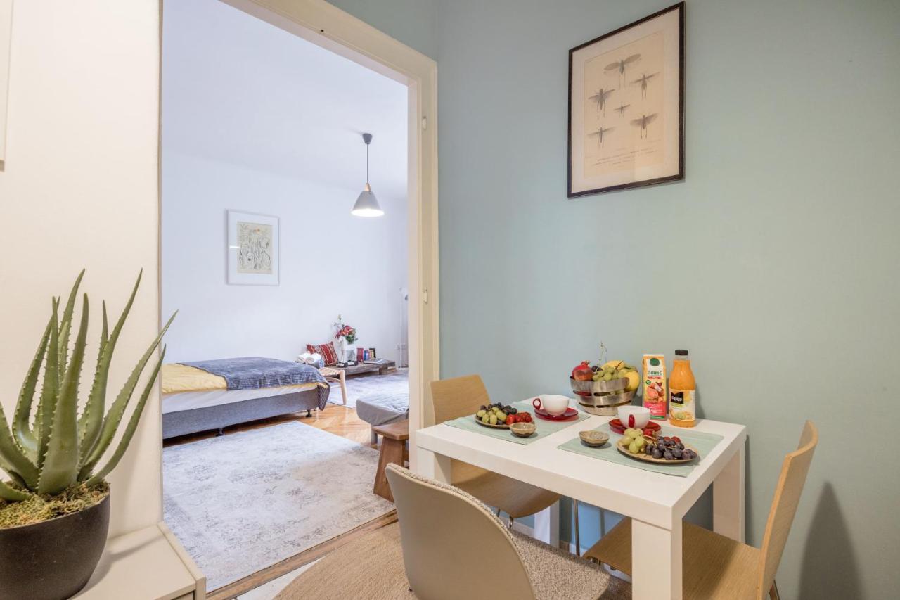 Modern Flat In Heritage District Near The City Center Budapeste Exterior foto