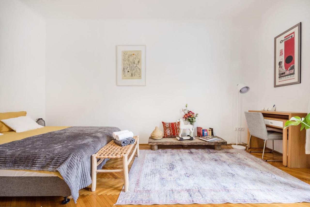 Modern Flat In Heritage District Near The City Center Budapeste Exterior foto