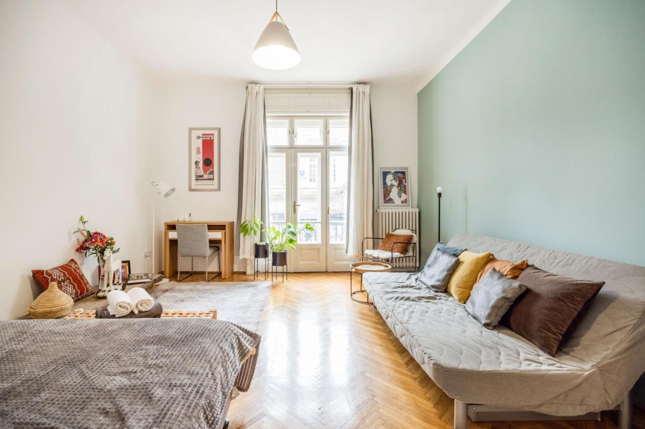 Modern Flat In Heritage District Near The City Center Budapeste Exterior foto